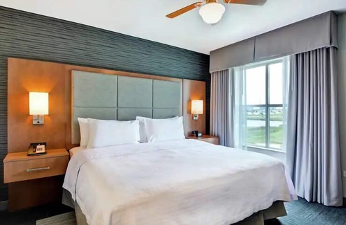 McNeil Hotel | Austin Resort Experience:Free Parking Near Texas State Capitol,Onsite Pool