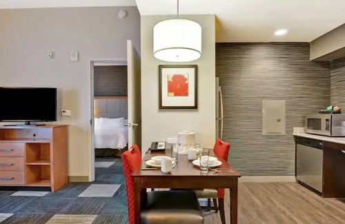 McNeil Hotel | Austin Resort Experience:Free Parking Near Texas State Capitol,Onsite Pool