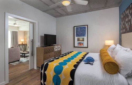 Civic District Resort | Austin Studio Presidential Unit!