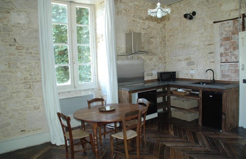 Cubjac House | Authentic cottage 4/5 p. domain Le Nid des Oiseaux 15-16th C in hart of village