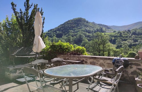 Saint-Jacques-des-Blats House | Authentic house a few steps from hiking trails and ski slopes