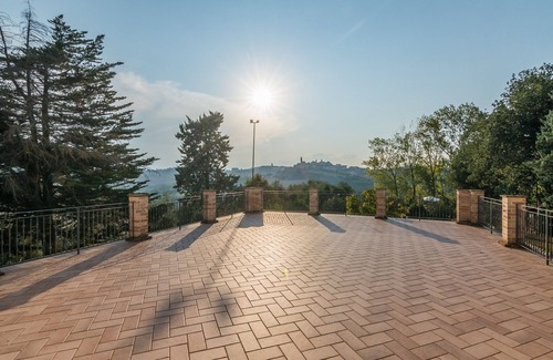 Monte San Pietrangeli Villa | Authentic Italian villa (sleeps 12) with private pool