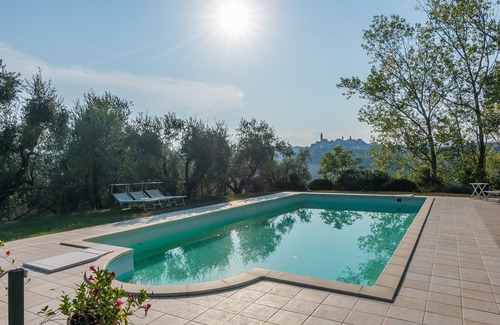 Monte San Pietrangeli Villa | Authentic Italian villa (sleeps 12) with private pool