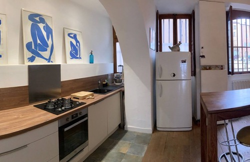 Aubenas House | authentic artist home