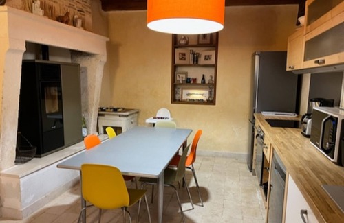 Rivieres Cottage | Authentic cottage with fireplace, terrace, and WiFi in Charente
