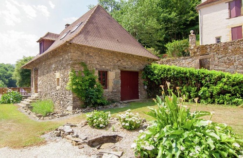 Saint-Medard-d'Excideuil House | Authentic cottage with heated pool 12x6 close to a river surrounded by nature