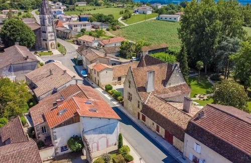 Birac-sur-Trec House | Authentic manor house with saltwater pool and French garden