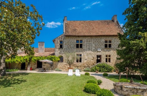 Birac-sur-Trec House | Authentic manor house with saltwater pool and French garden