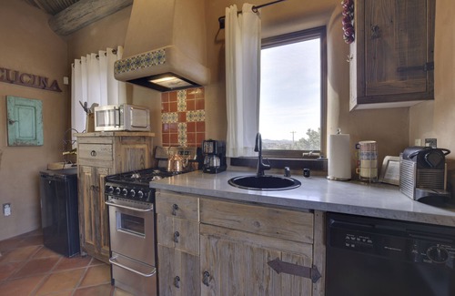 Santa Fe House | Authentic Santa Fe Casita with Views on the Edge of Town