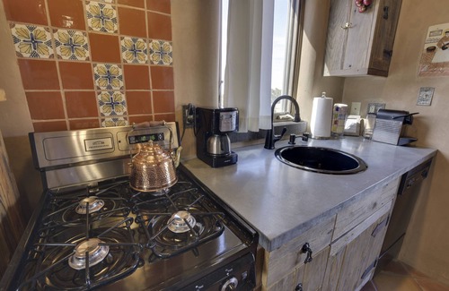 Santa Fe House | Authentic Santa Fe Casita with Views on the Edge of Town