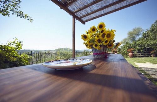 Montelovesco Villa | Authentic stone farmhouse, pool, view, bbq, wifi, bedrooms with bathroom and a/c
