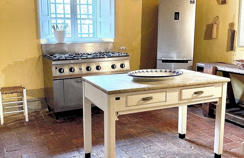 Lorenzana House | Authentic Tuscan farmhouse with pool for families and children
