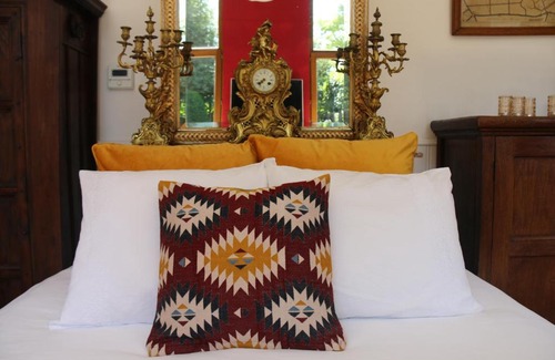 Kieldrecht Bed & Breakfast | Authentieke privé-kamer bij Karen