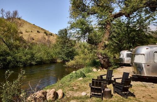 Three Rivers Hotel | AutoCamp Sequoia