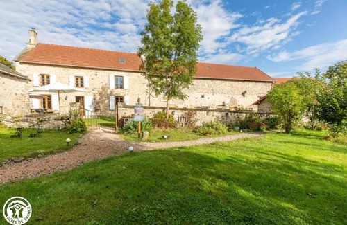 Saint-Priest-des-Champs Bed & Breakfast | Aux 2 Puys - Gîte "Le Lemptégy"