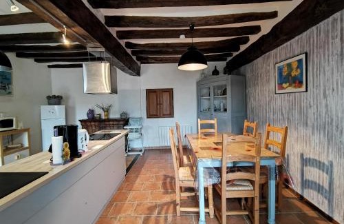 Braye-Sous-Faye House | Aux Acacias