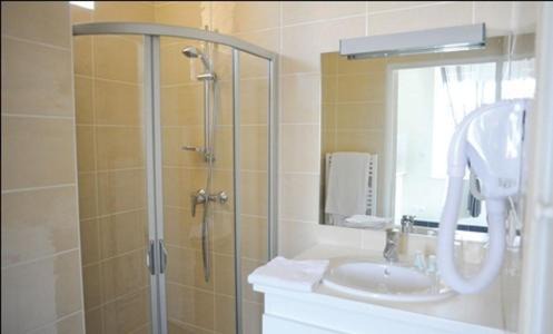 Vienne Apartment | Aux Jardins de L'Isle