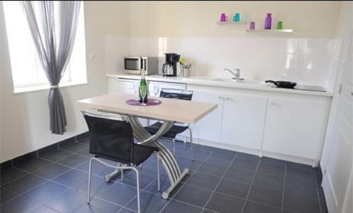 Vienne Apartment | Aux Jardins de L'Isle