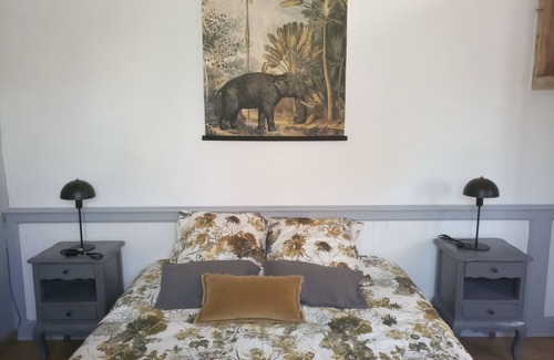 Noaillan Bed & Breakfast | Aux Tuileries" bed and breakfast