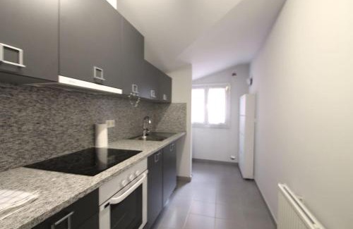 Les Escaldes Apartment | Av Carlemany, Centro comercial