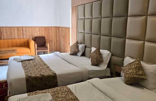 Tarabganj Hotel | Avadh Sunshine Palace Hotel & Resort