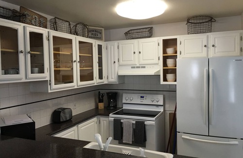 Glenwood Grove - North Iris Condo | AVAILABLE DEC 15 Boulder Executive Style Home, high spd int, quiet, very nice