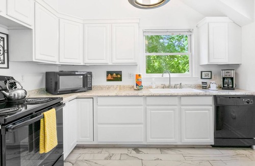 Skyland House | Available Now Carriage House of the Blake House