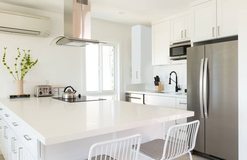 Middletown Condo | Avalon II by AvantStay | Chic & Stylish San Diego Condo w/Vibrant Interiors