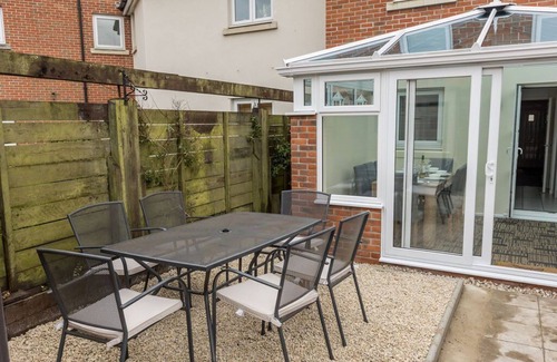 Poole House | Avalon - Walking Distance to Poole Quay and Town