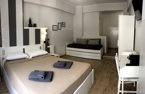 Quartiere XVII Trieste Bed & Breakfast | Avec Moi Roma