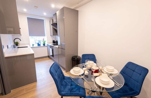 West Finchley Apartment | Avenir Court Flat 6 (Finchley)