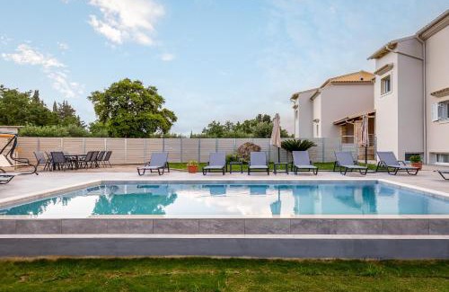 Limni House | Avgi Villa - Avra House With Shared Pool By Filoxenia Villas