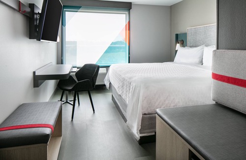 Roseville Hotel | avid hotel Roseville - Minneapolis North by IHG