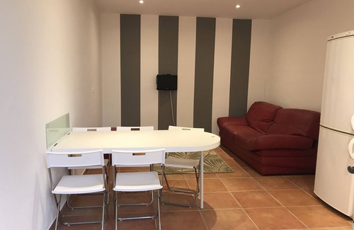 Villeneuve-les-Avignon Cottage | Avignon Festival, Pont du Gard and Luberon