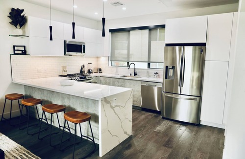 Marina del Rey House | Avon Teal