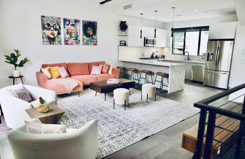 Marina del Rey House | Avon Teal