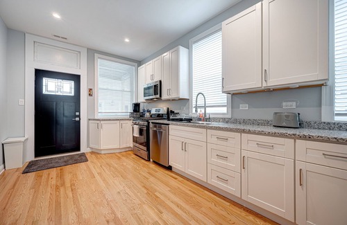 Avondale Condo | Avondale Condo Near Classic Bars, Eateries, and More! by AllSet Turnover