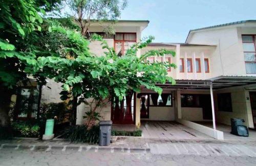 Yogyakarta House | Awana Dream Whole Villa, 4bedroom 10pax , 5min to Alun Alun, Kraton, Malioboro bdc