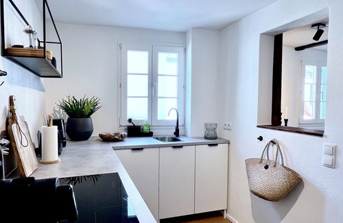 Ahrweiler House | AWARA HOME