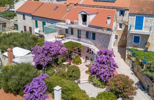 Bol Apartment | Award winning Garden Apartment with large Terrace and amazing Seaview