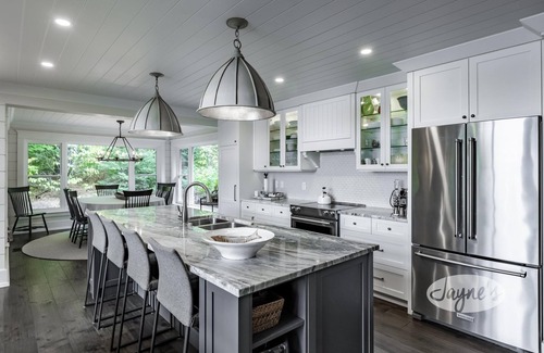 Baysville Cottage | Award Winning View on Lake of Bays, 3 bdrm 3 bath 4 season cottage!