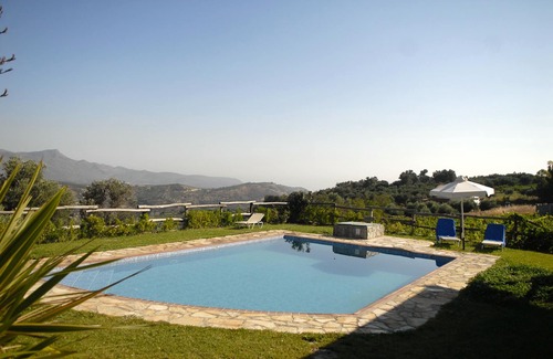 Pendamodi Villa | Away from the mad crowds and hustle bustle of a town