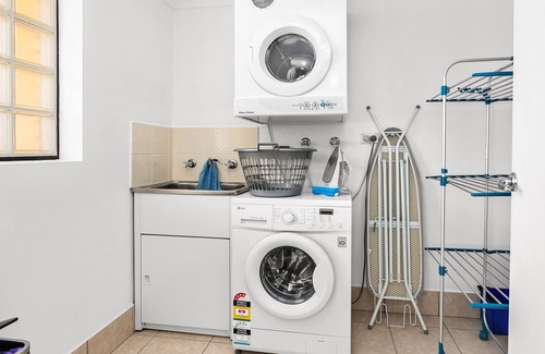 Shellharbour Apartment | Away On Addison - In the Heart of Shellharbour Village