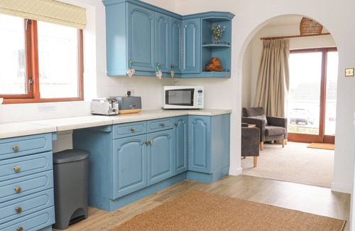 Llanfaelog Cottage | Awelfryn
