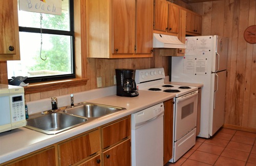 Salem House | Awesome 3 bedroom 2 bathroom house 5 minutes from the Gulf of Mexico!