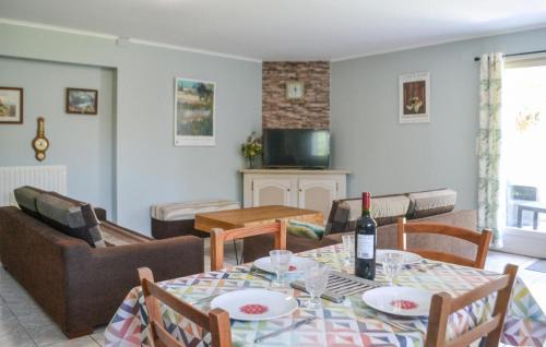 Rouffignac-Saint-Cernin-de-Reilhac Apartment | Awesome Apartment In Rouffignac