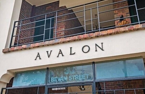 Albert Park Apartment | Awesome Albert Park Art Deco 2 Bedroom Apt. Bevan2