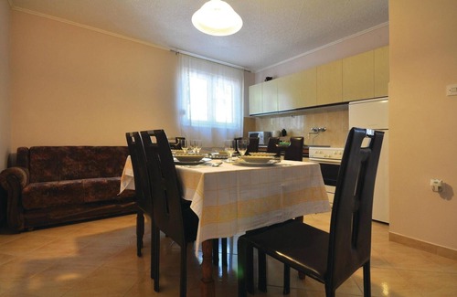 Kastel Gomilica Apartment | Awesome apartment in Kastel Gomilica