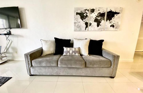 Sunny Isles Beach Apartment | Awesome apartment W/ Ocean view !!!!