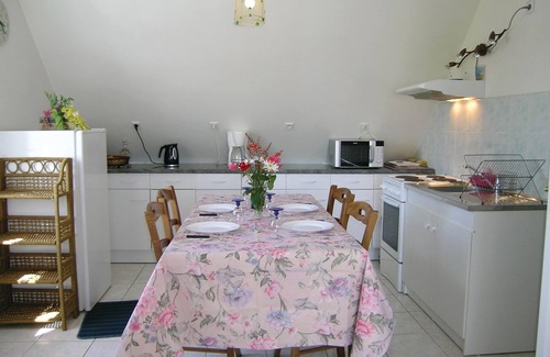 Roz-Landrieux Apartment | Awesome apartment in Roz-Landrieux